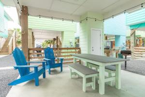 Beach Bungalow - 2 Suns
