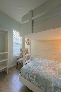 Beach Bungalow - 2 Suns