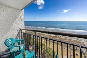 Heated pools, direct oceanfront, stunning views, rooftop pool, newly updated