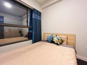 VIP Apartment Botanica Cozy 2BR City View Near Airport Tan Binh Room 1114