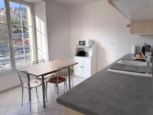Spacieux appartement 3chambres, parking, Grasse centre