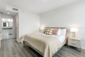 Urban Oasis in Brickell Miami with WFH setup Parking