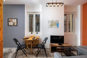 El Dino in country cathare*PRO*Oc Keys011