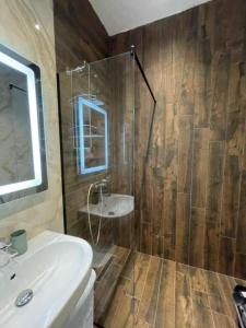 BlueApartman Albánia Qerret 07