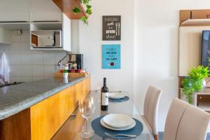 Vista Mar ao Lado Shopping Barra com Garagem e Ar