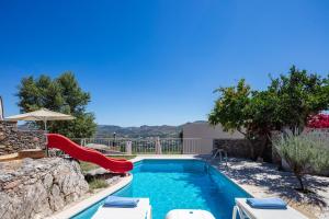 Traditional Villa Rogdia with Private Pool & BBQ, Near Rethymno