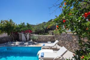 Traditional Villa Rogdia with Private Pool & BBQ, Near Rethymno