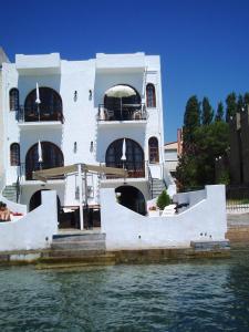 Villa Belmar Self-Catered Apartments Evia Greece