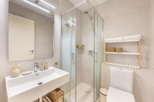 Modern Golf Oasis Mijas Pool, Terrace & Parking