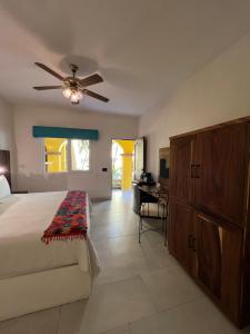 El Encanto Inn & Suites