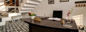 Manas stay inn