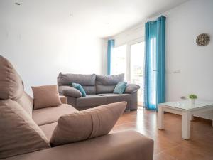 Chalet con piscina compartida alquilamos solo a familias