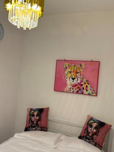 Modern and cozy apartment with balcony , Netflix