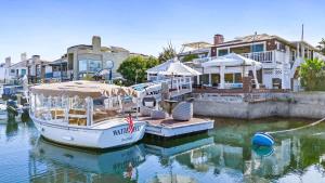 Magical BayFRONT Home with Epic Dock and Hot Tub