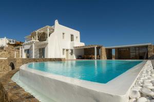 8BD Sunset Estate w private Infinity Pool by Live&Travel