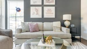 Landing Modern 1BD Pool Courtyard