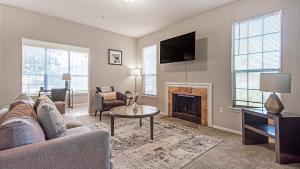 Landing Modern 1BD Pool Gym
