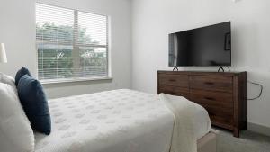 Landing Modern 1BD in Montopolis