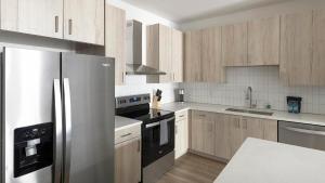 Landing Stylish 1BD Gym Clubhouse