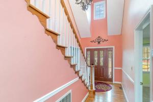 Paradise on Ocean Waterway Huge 5000 sq ft w Private Pool, Boat Dock, Grand Piano, Game Tables, BBQ, 1 acre Yard, Crib, Sleeps 34