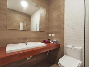 Apartamento con picina