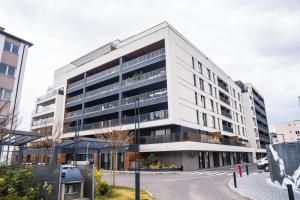 Cosmopolit Stay Apartament - Downtown Charm