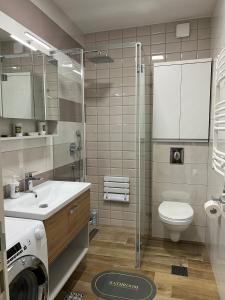 Cosy Home with Balcony, Netflix & Fast WiFi, Self Check-in