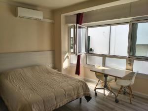 Rosesapparts Estudios & Parking