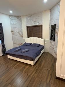 5 Bedroom Pool Villa 20 Min Drive from Pattaya