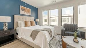 Landing Modern Studio Gym Pool