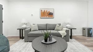 Landing Apartments - 4415 Chestnut