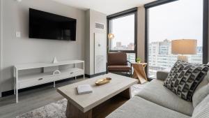 Landing Amazing 1BD Rooftop Lounge Gym
