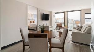Landing Amazing 1BD Rooftop Lounge Gym