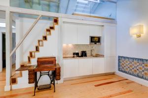 Two-Bedroom Penthouse Apartment (6 Adults) room in Casas da Baixa - Jules & Madeleine