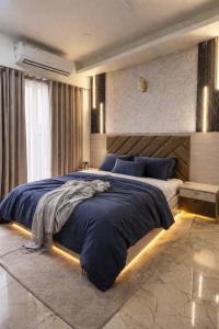 Modern Luxe Studio Ambience Cozy & Stylish Stay