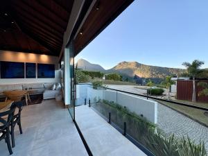Casa 05 Monte Boa Vista - Casa de Luxo na Serra com Sauna e 4 Suítes