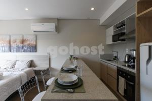 Brand new and cozy loft minutes from the Airport