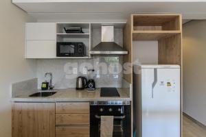 Brand new and cozy loft minutes from the Airport