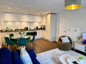 Avacado Tree Apartment - near Cambridge Station