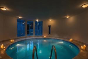 Black Dragon Haven Luxury Villa with Pool, Sauna & Jacuzzi