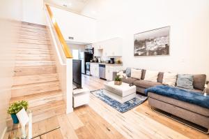 Stylish Loft in Hollywood Koreatown Area with Parking