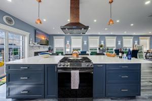 Luxe Coastal Retreat with Hot Tub & Spring Fires