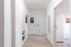 3 Rooms Comfort Capybara Apartment Free Parking by CityBeat