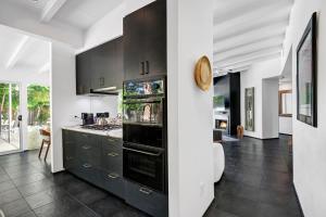 Casa Cardillo - Little Tuscany Mid-Century Retreat