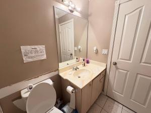 Cedar Hills Guest House- Beautiful Room, Free Parking, 24 Hr Transit