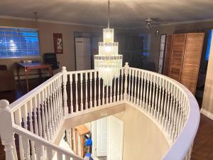 Cedar Hills Guest House- Beautiful Room, Free Parking, 24 Hr Transit