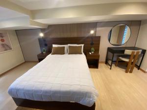Penthouse Bi-Level interior design unit 3424