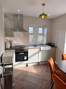 Cosy Saddleworth Cottage Sleeps 6 1 Parking