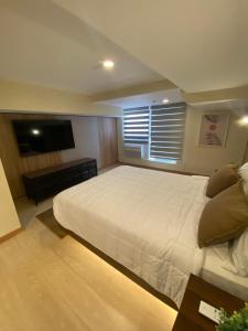 Penthouse Bi-Level interior design unit 3424
