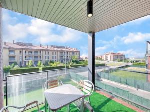 Modern Apartment near Cirueña Vineyards